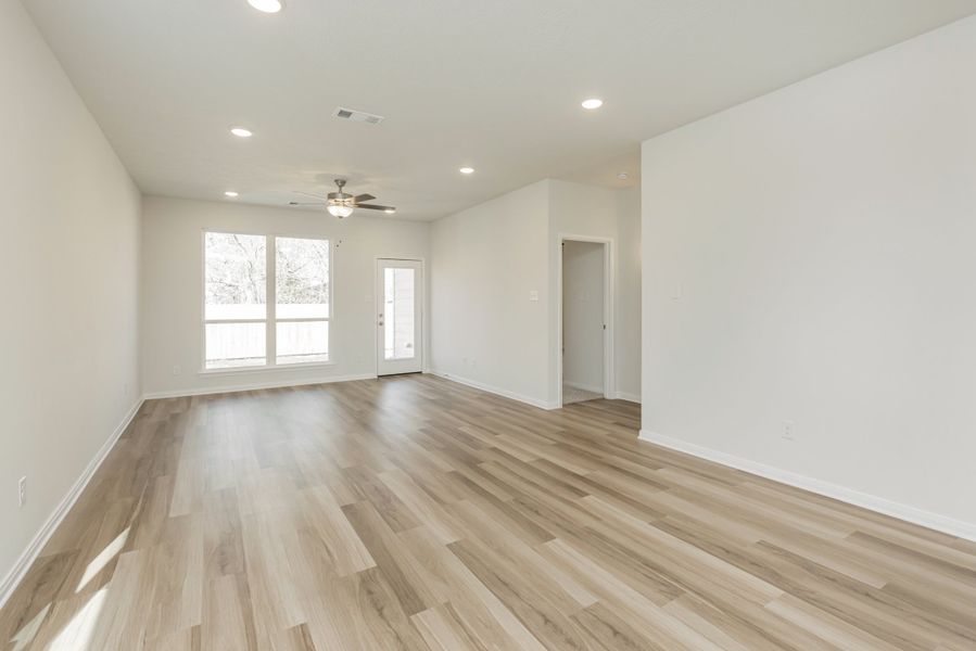Representative unfurnished interior of a home built from the The 1497 by Stylecraft Builders in Hilltop Heights, Waco (Image 8).