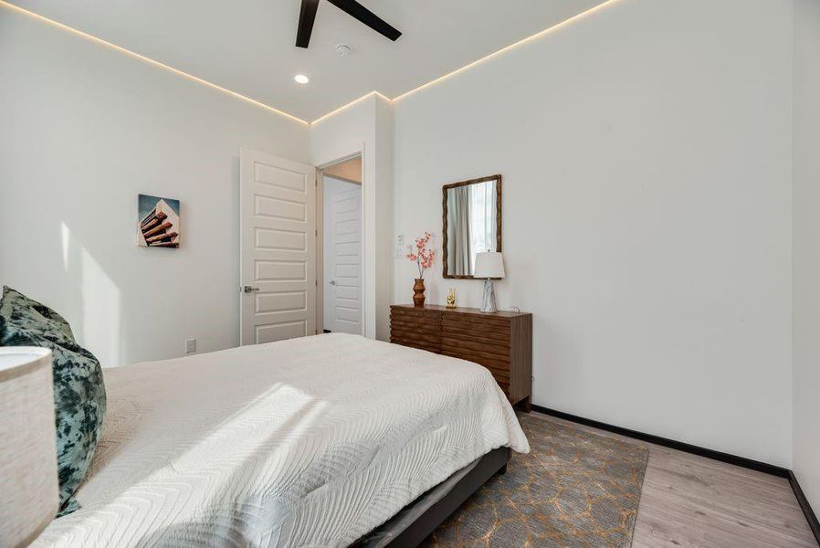 Furnished interior view inside a new home in , Dallas (Image 10).