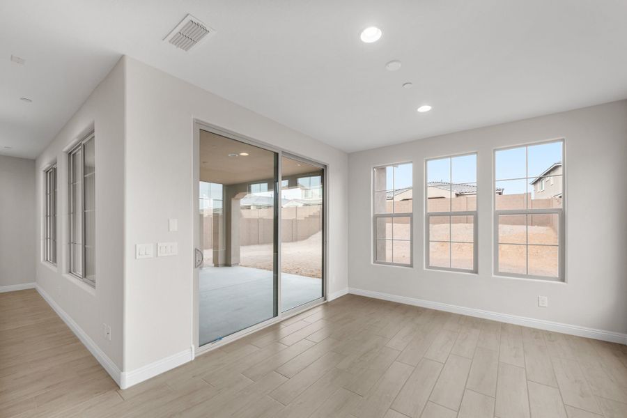 Spacious, unfurnished interior of a new home in Foothills at Northpointe, Peoria (Image 20).