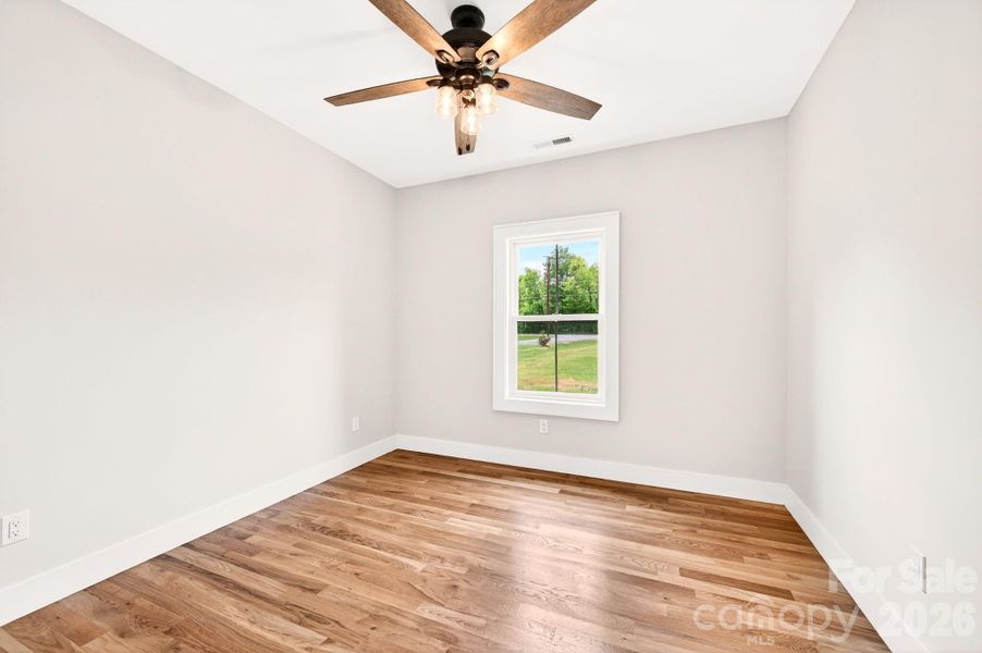 Secondary bedroom
