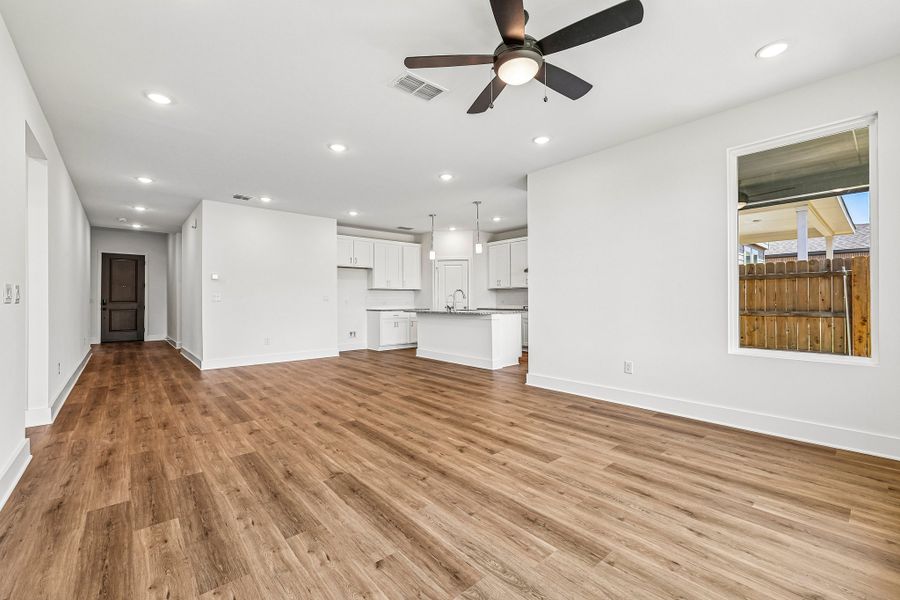 Spacious, unfurnished interior of a new home in Freedom at Anthem, Kyle (Image 10).