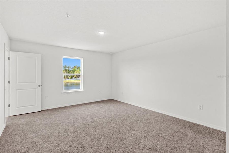 Spacious, unfurnished interior of a new home in Shenandoah Reserve, Orlando (Image 33).
