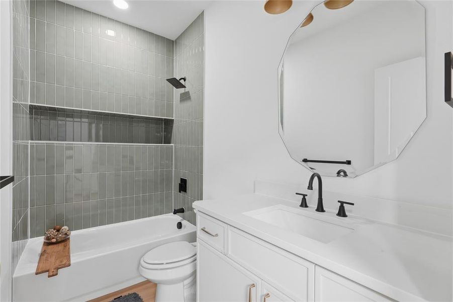 Furnished interior view inside a new home in , Dallas (Image 12).