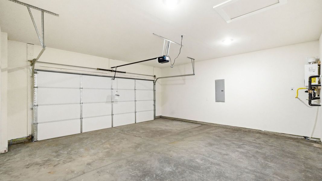 Spacious, unfurnished interior of a new home in Fieldcrest Acres, Blountville (Image 30). Spacious, unfurnished interior of a new home in Fieldcrest Acres, Blountville (Image 30).