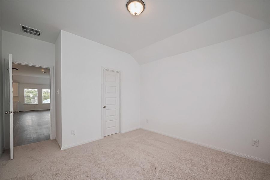 Spacious, unfurnished interior of a new home in Eagle Landing, Houston (Image 21). Spacious, unfurnished interior of a new home in Eagle Landing, Houston (Image 21).