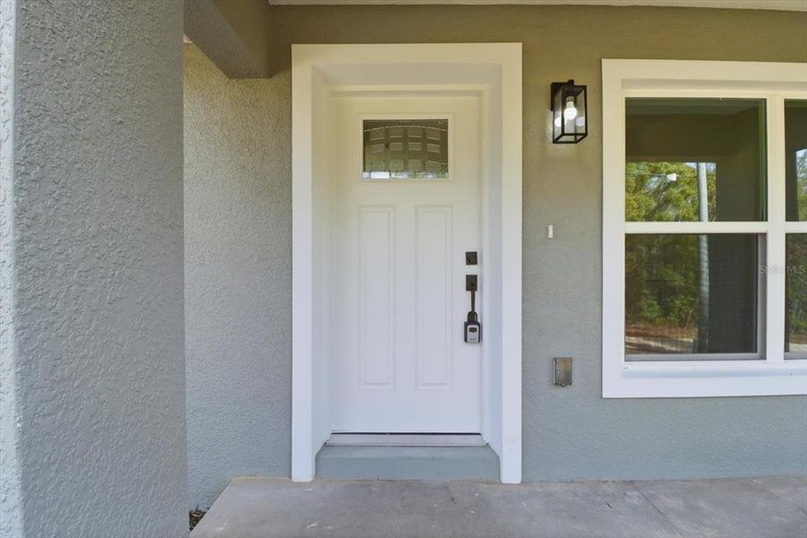Exterior details and patio area of a home in , Ocala (Image 15).