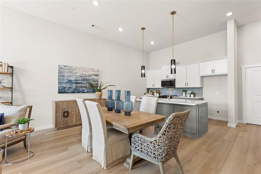 Furnished interior view inside a new home in Cottonwood Creek, Wylie (Image 12).