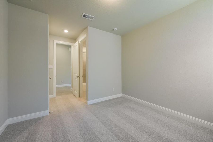 Spacious, unfurnished interior of a new home in Evergreen 50', Conroe (Image 29).