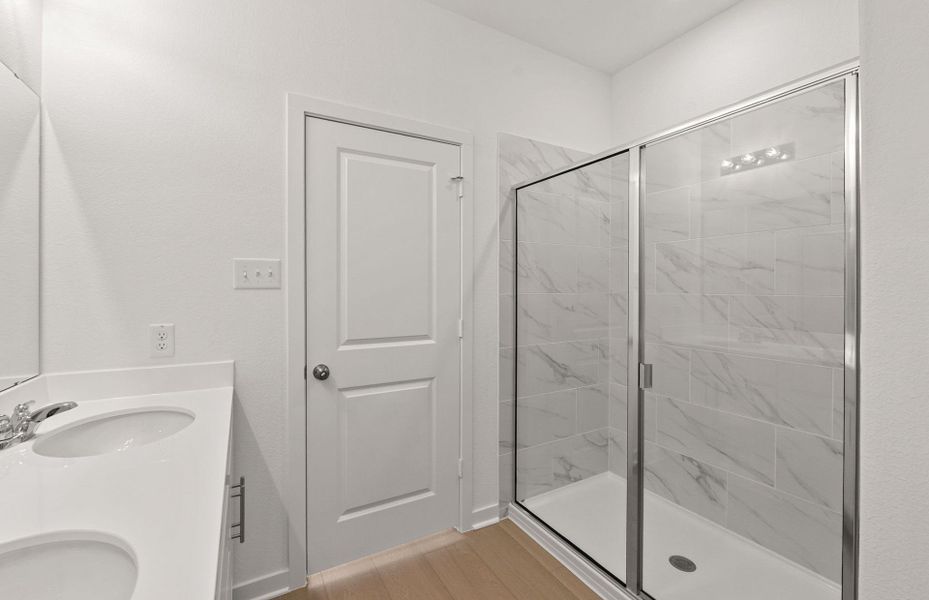 Furnished interior view inside a new home in Skyview, Belton (Image 3).