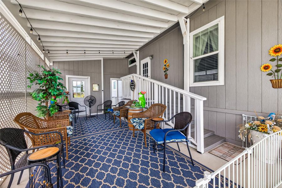 Exterior details and patio area of a home in , Willis (Image 20).