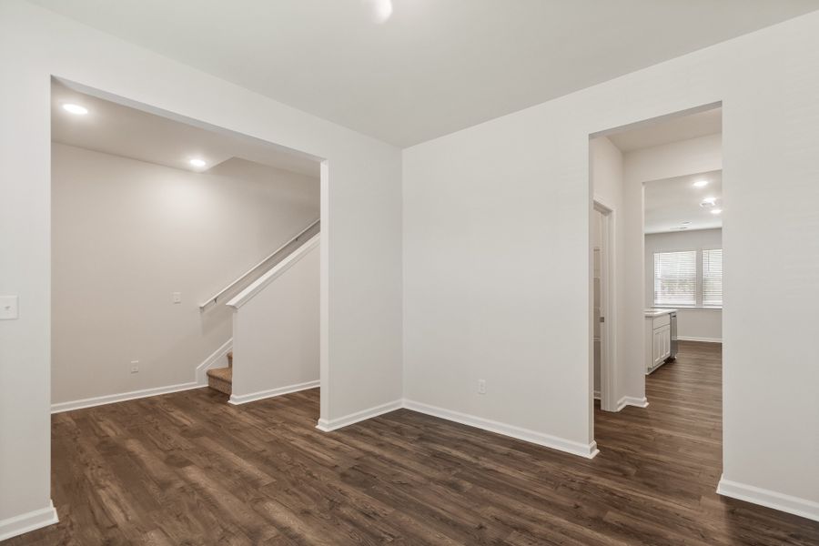 Spacious, unfurnished interior of a new home in Pandora's Path, Florence (Image 11).