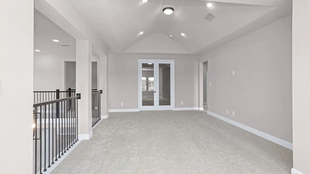 Spacious, unfurnished interior of a new home in Evergreen 70', Conroe (Image 10).