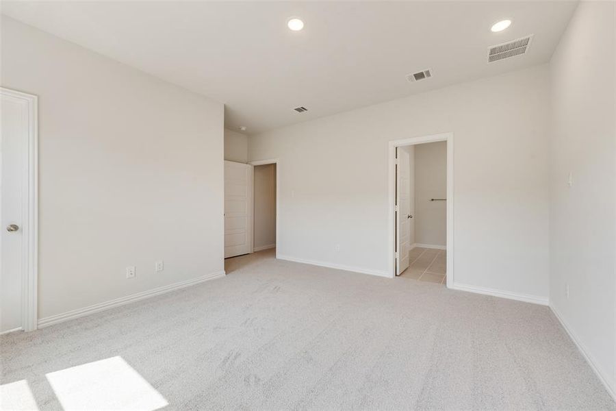 Spacious, unfurnished interior of a new home in City Point, North Richland Hills (Image 17).