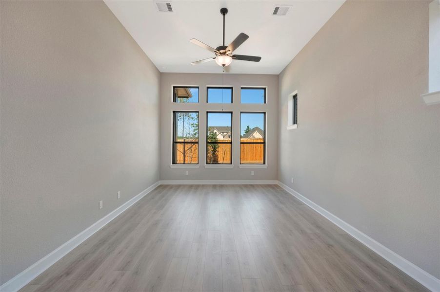 Spacious, unfurnished interior of a new home in Kresston, Magnolia (Image 26).