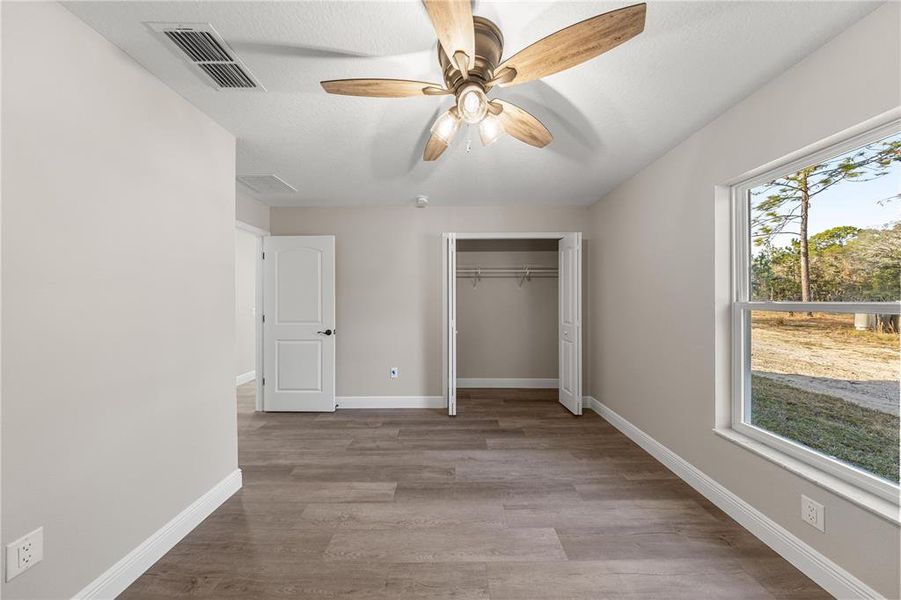 Spacious, unfurnished interior of a new home in , Williston (Image 27).