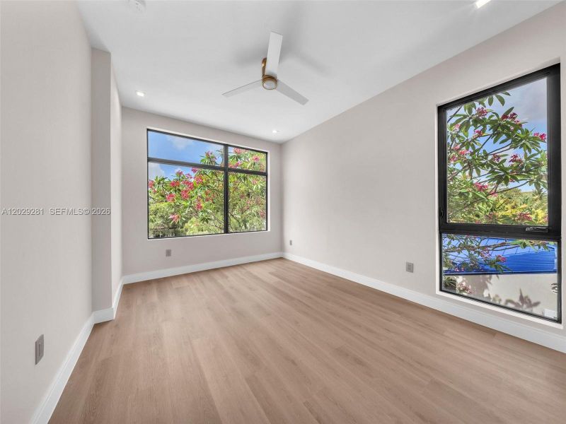 Spacious, unfurnished interior of a new home in , Hollywood (Image 42).