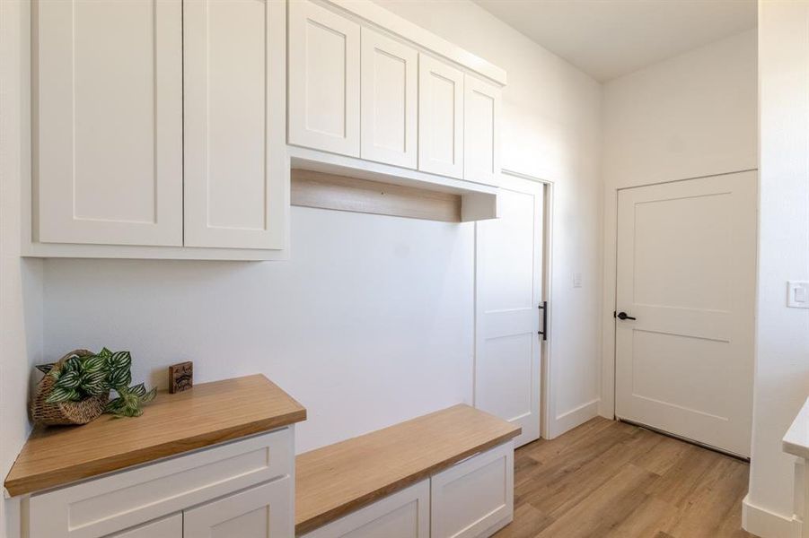 Furnished interior view inside a new home in , Fort Worth (Image 7).