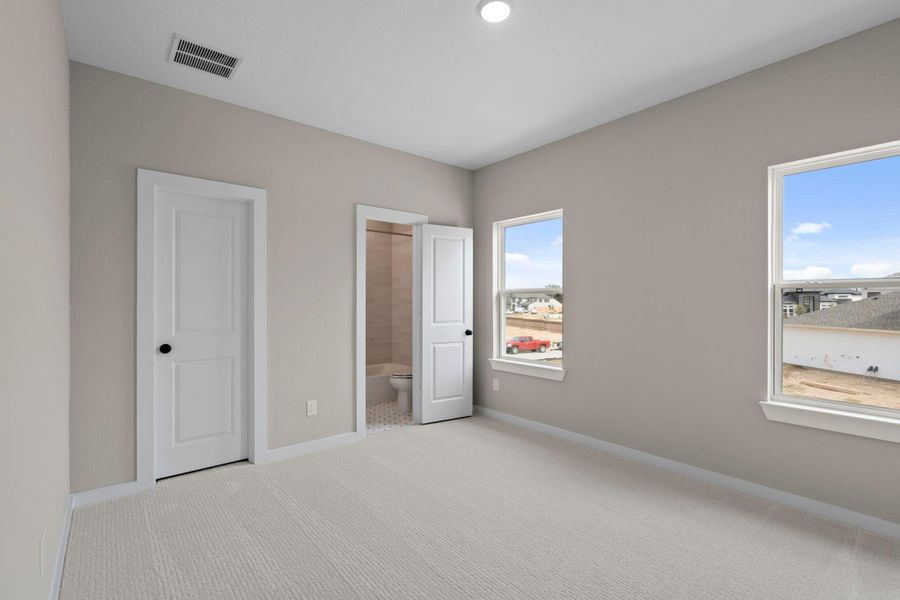 Spacious, unfurnished interior of a new home in Elyson 45' & 70', Katy (Image 21).