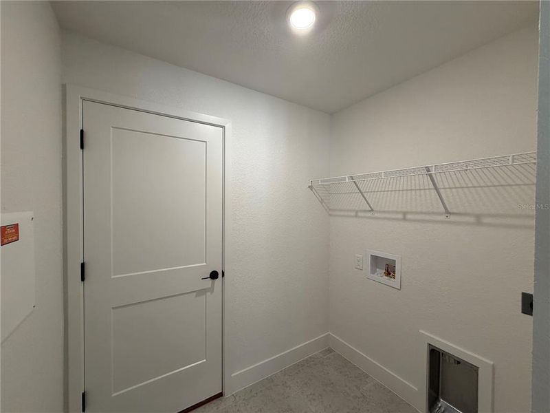Spacious, unfurnished interior of a new home in , Summerfield (Image 13).