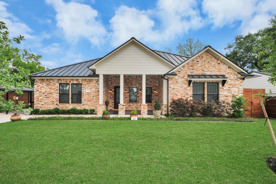 Front exterior of a new home in , Sugar Land, TX, highlighting curb appeal (Image 20).