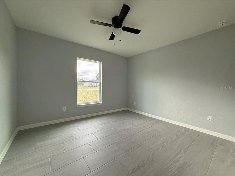 Spacious, unfurnished interior of a new home in , Dunnellon (Image 12).