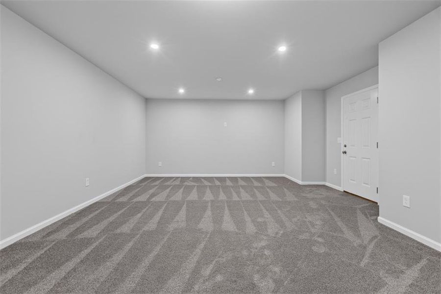 Spacious, unfurnished interior of a new home in , Eastanollee (Image 44).