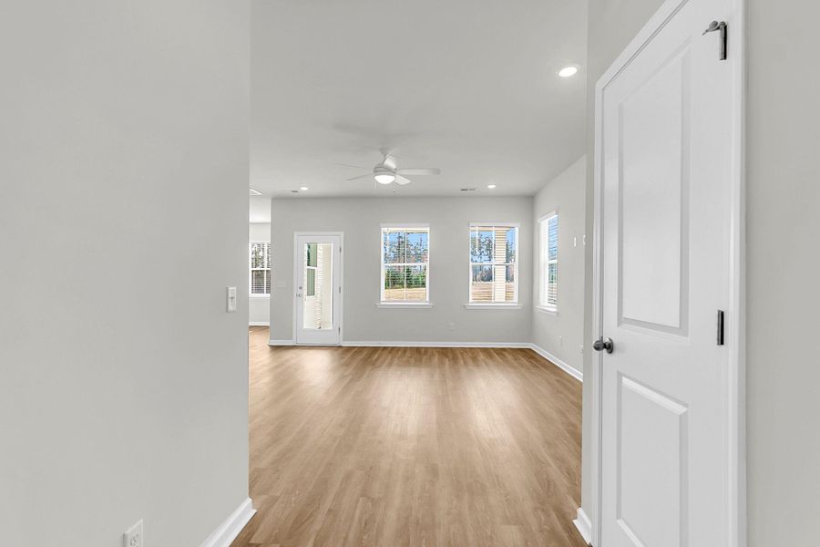 Spacious, unfurnished interior of a new home in Wildcat Chase, Summerville (Image 24).