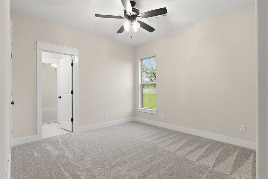 Spacious, unfurnished interior of a new home in Windmill Hill, Bryan (Image 24).