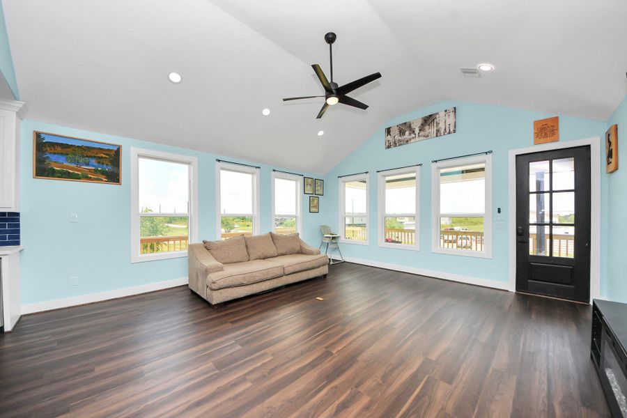 Spacious, unfurnished interior of a new home in , Dickinson (Image 18).