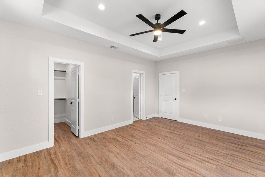 Spacious, unfurnished interior of a new home in , Dallas (Image 33).