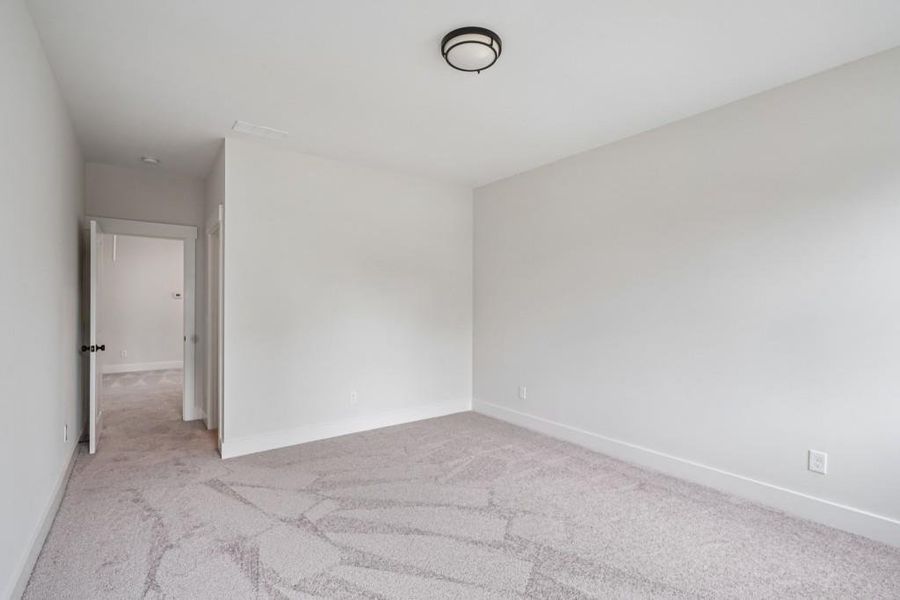 Spacious, unfurnished interior of a new home in Arden on Lanier, Cumming (Image 29).