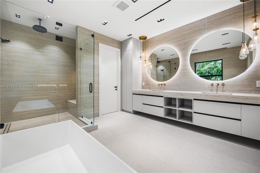 Furnished interior view inside a new home in , Fort Lauderdale (Image 6).