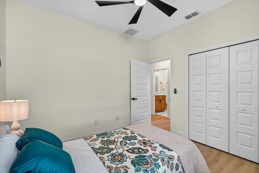 8966-103rd-Ct-HigMedia-042-1280