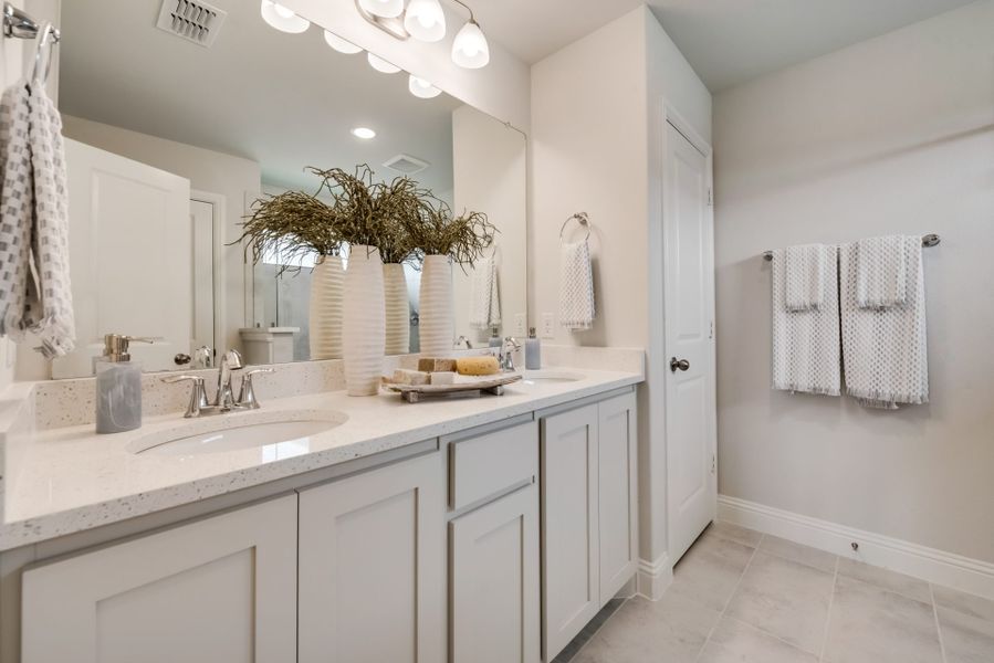 Furnished interior view inside a new home in Town Park, Princeton (Image 19).