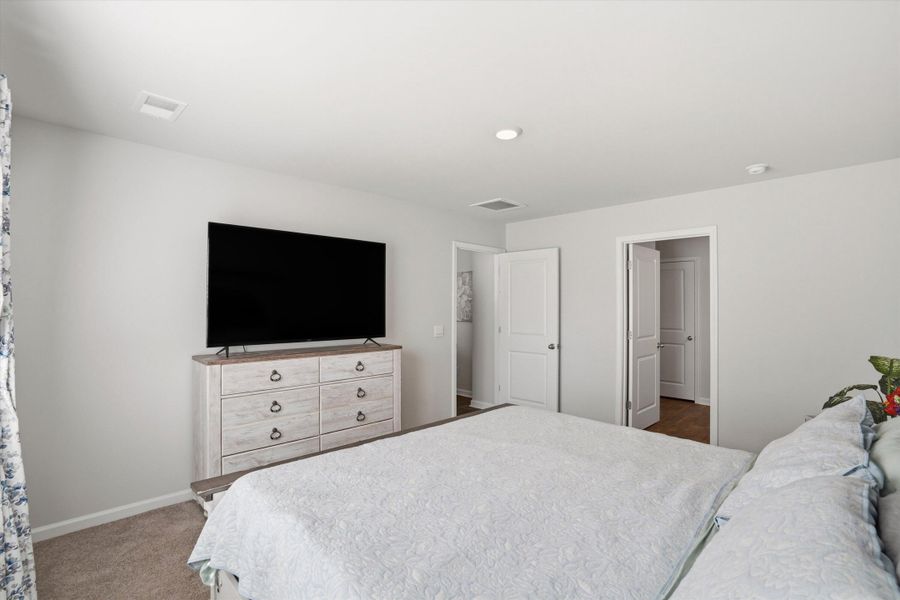 Furnished interior view inside a new home in Stone Ridge, Moncks Corner (Image 9).