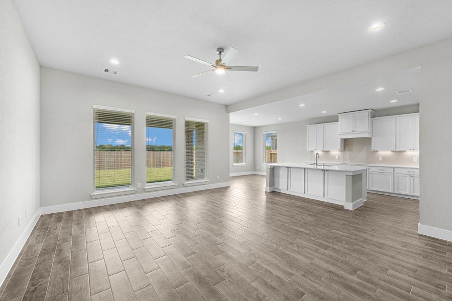 Spacious, unfurnished interior of a new home in Briarwood Crossing, Rosenberg (Image 15). Spacious, unfurnished interior of a new home in Briarwood Crossing, Rosenberg (Image 15).