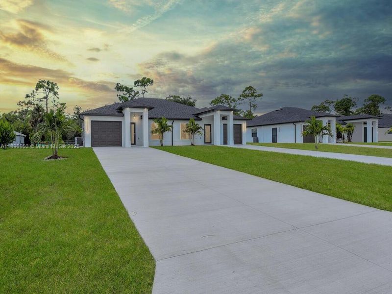 Community amenities in , Lehigh Acres (Image 15).