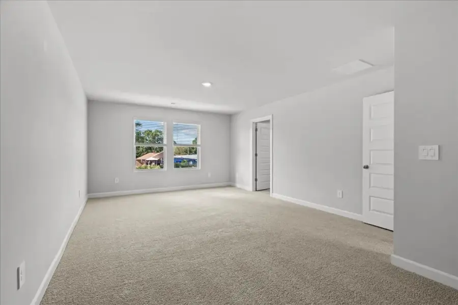 Spacious, unfurnished interior of a new home in Creek Ridge - Signature Collection, Spartanburg (Image 18).