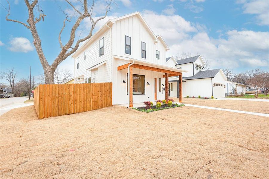 Exterior details and patio area of a home in , McKinney (Image 22).