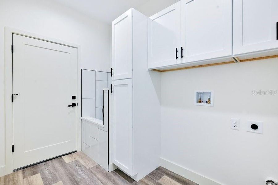 Spacious, unfurnished interior of a new home in , Eustis (Image 28).