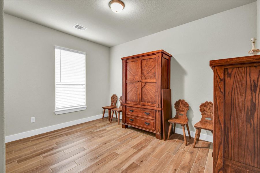 Another secondary bedroom Another secondary bedroom