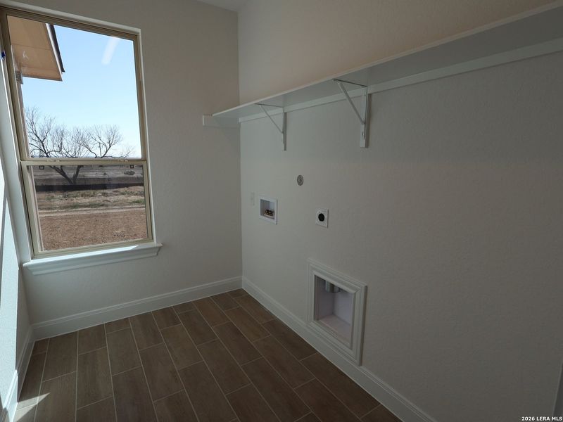 Spacious, unfurnished interior of a new home in Preserve at Annabelle Ranch, San Antonio (Image 25).