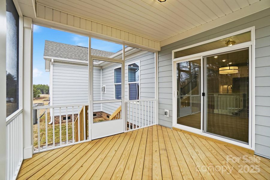 Screened in porch