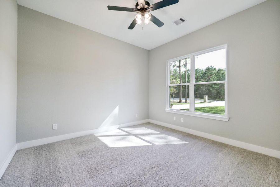 THE PICTURE SHOWN IS NOT THE ACTUAL HOME. TRINITY SIGNATUE HOMES IS BUILDING A SIMILAR FLOOR PLAN. THE PICTURE SHOWN IS NOT THE ACTUAL HOME. TRINITY SIGNATUE HOMES IS BUILDING A SIMILAR FLOOR PLAN.