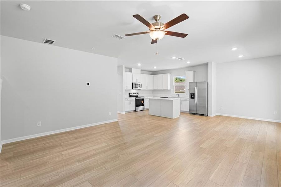 Spacious, unfurnished interior of a new home in Avery Ridge, Gainesville (Image 26).
