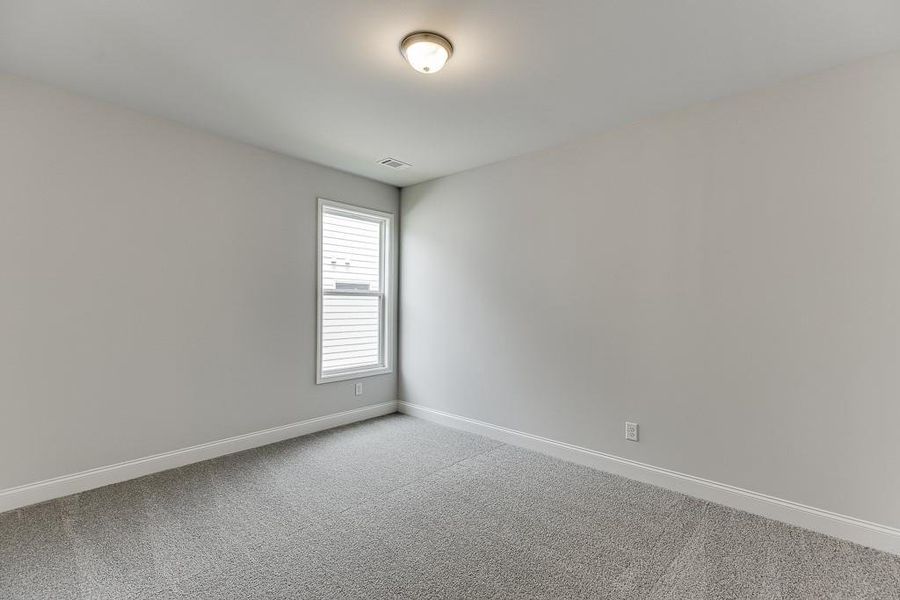 Spacious, unfurnished interior of a new home in , Jefferson (Image 36).