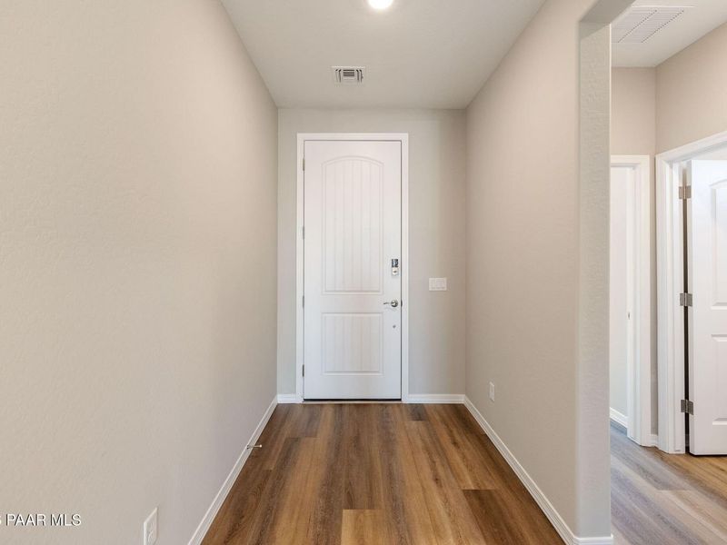 Spacious, unfurnished interior of a new home in North Ridge at Pronghorn Ranch, Prescott Valley (Image 12).