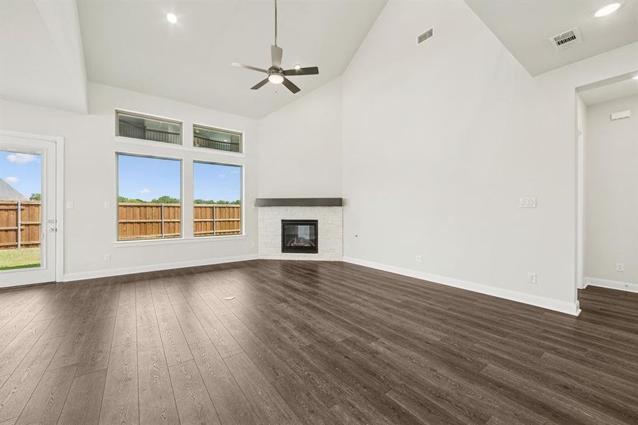 Spacious, unfurnished interior of a new home in Terraces – Classics, Rockwall (Image 22).