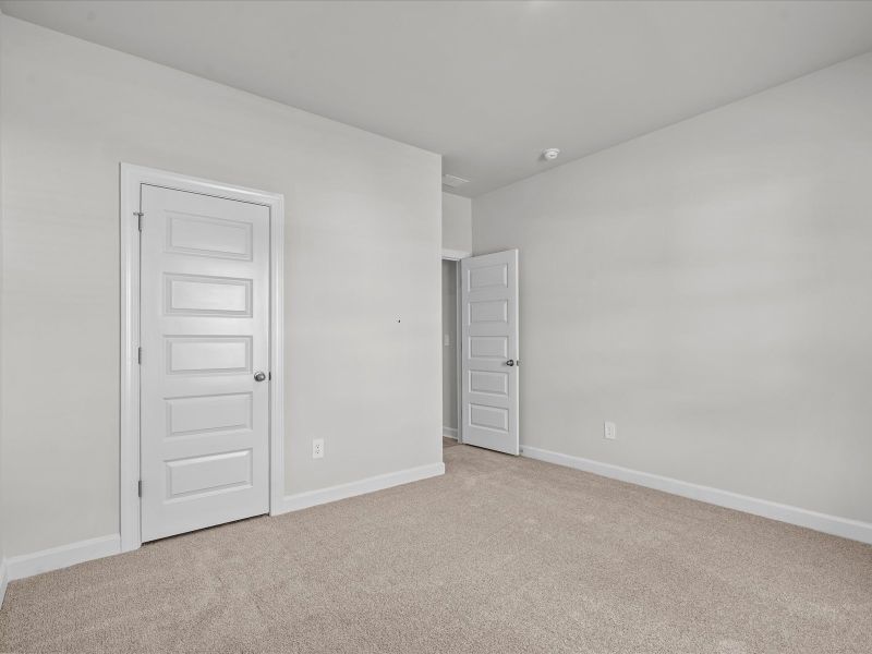 Spacious, unfurnished interior of a new home in Shiloh Valley, Piedmont (Image 18).