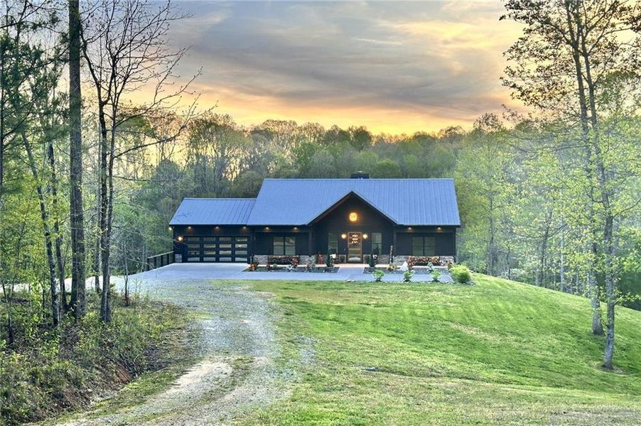 Community amenities in , Talking Rock (Image 65).